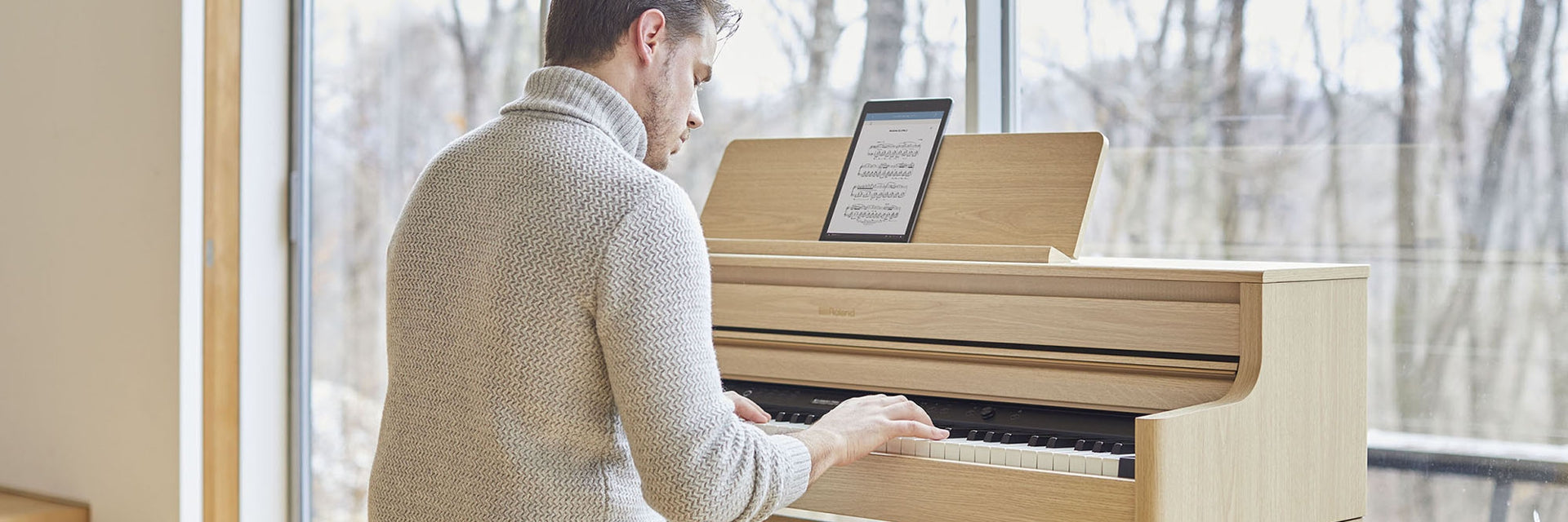 Roland HP702 Digital Piano