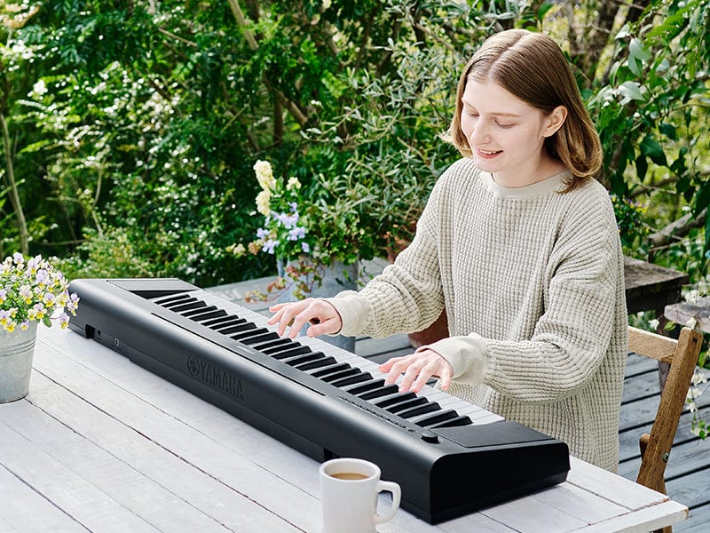 Yamaha Piaggero NP15 Smart Portable Piano; Black