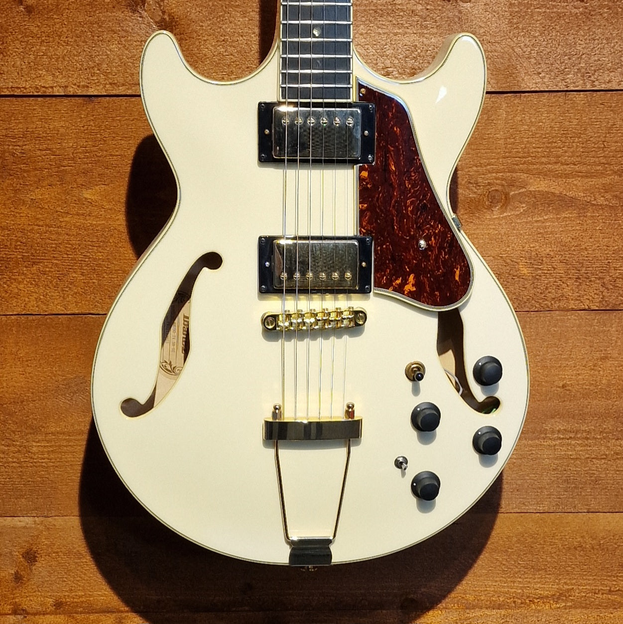 Ibanez / AMH90-IV (Ivory) ネック極細 Ibanezからイシバシ楽器 独占販売モデルのフルアコ 2機種が登場