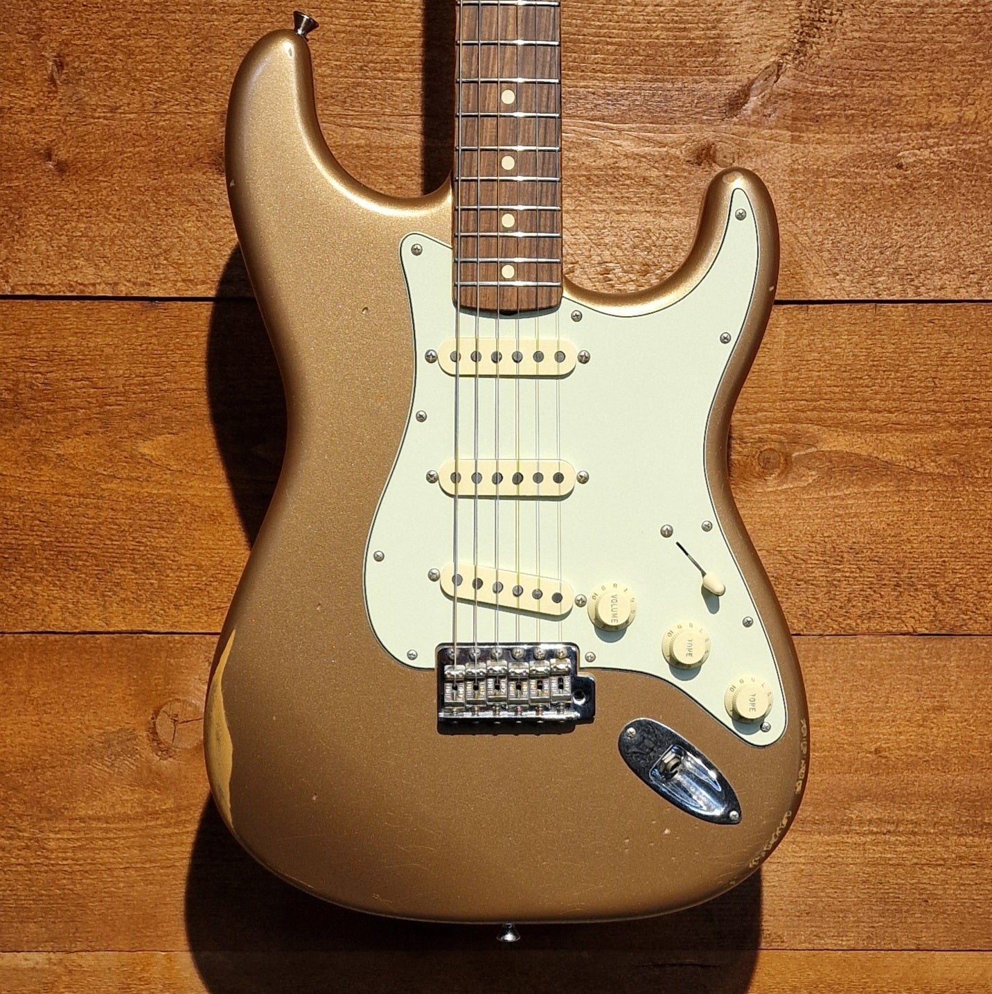 Fender Vintera 60s Road Worn Stratocaster; Firemist Gold: Serial No: MX20178095 | Second Hand