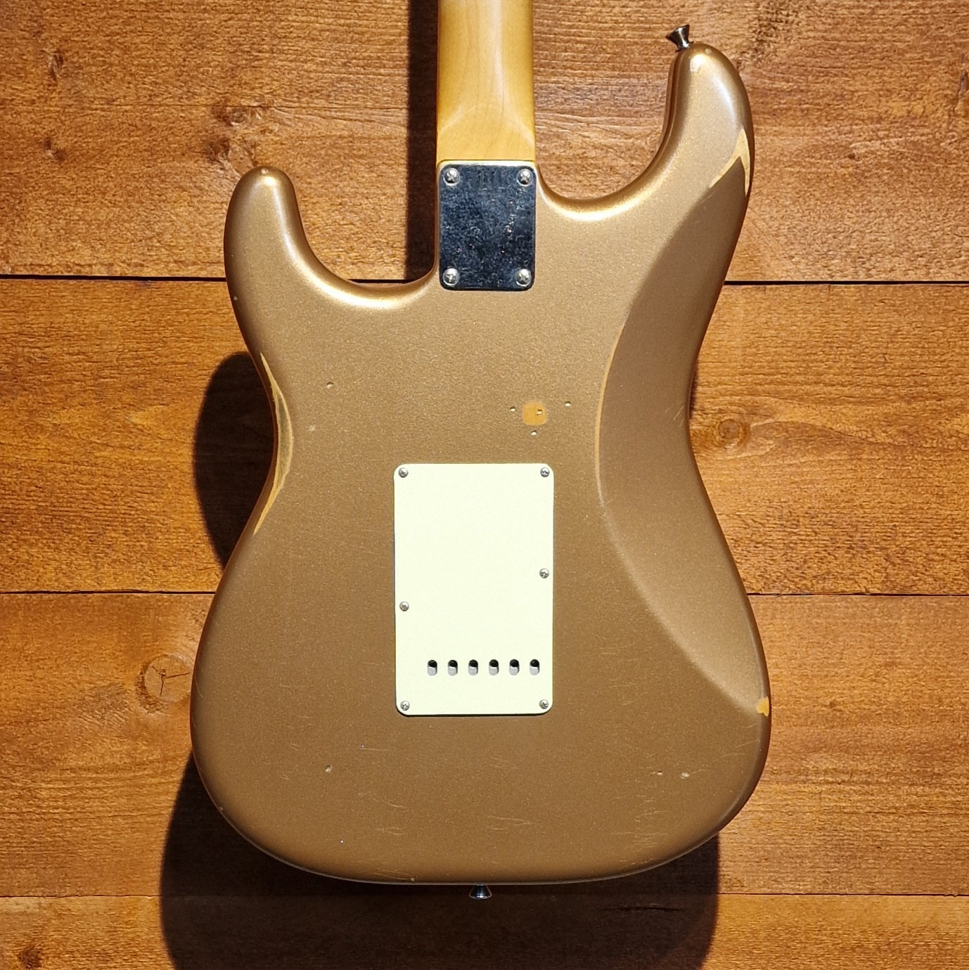 Fender Vintera 60s Road Worn Stratocaster; Firemist Gold: Serial No: MX20178095 | Second Hand