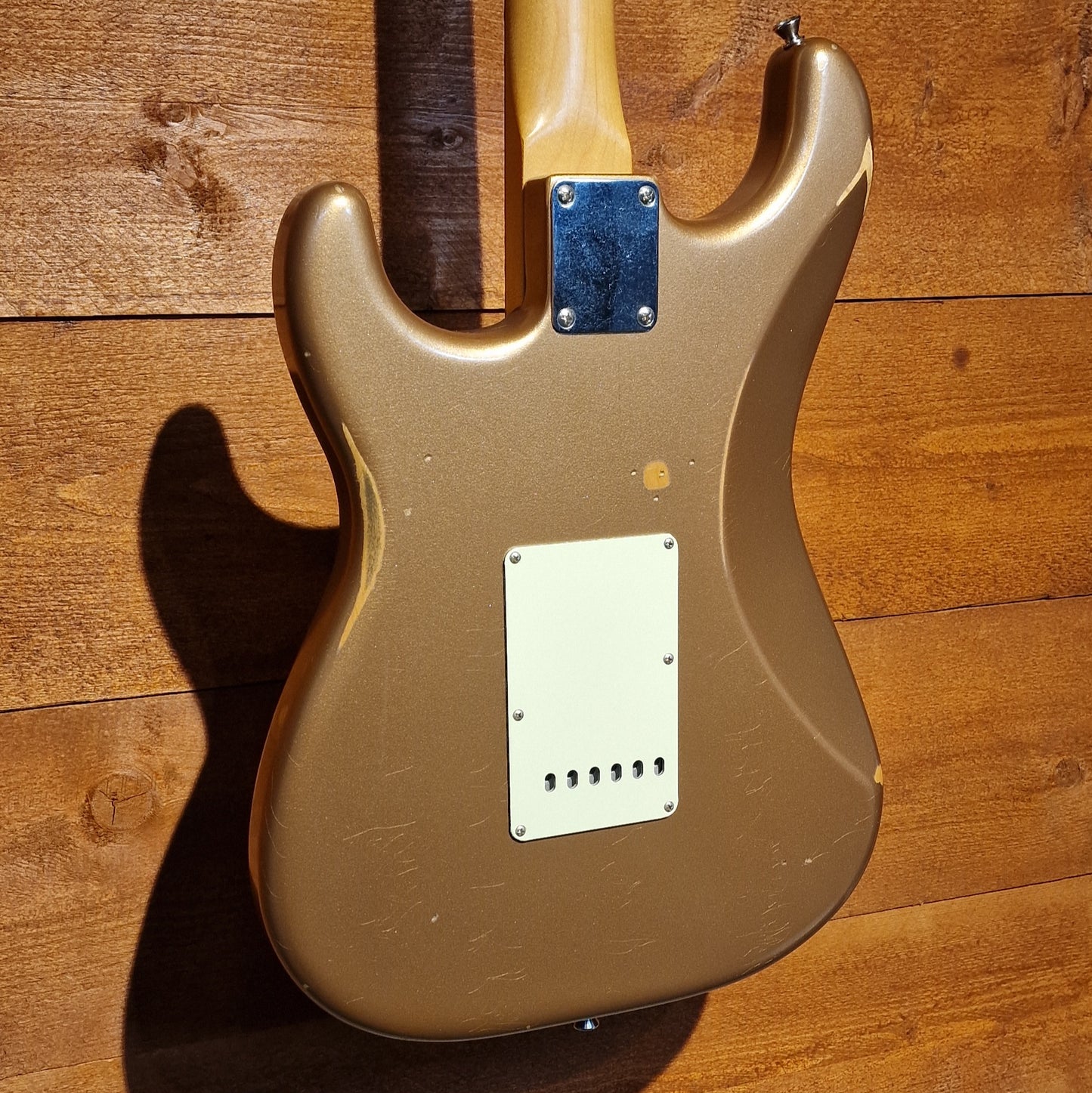 Fender Vintera 60s Road Worn Stratocaster; Firemist Gold: Serial No: MX20178095 | Second Hand