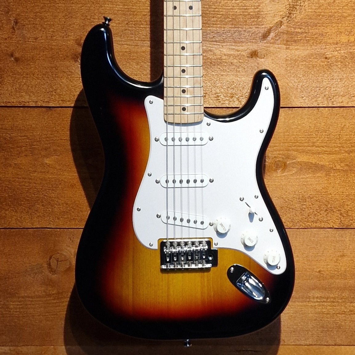 Squier Sonic Stratocaster Electric Guitar; Sunburst: Serial Number: ICSK21011696 | Second Hand