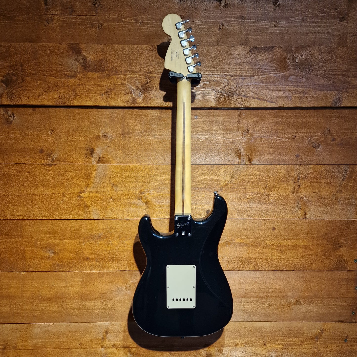 Squier Standard Stratocaster; Black: Serial Number: ICS13092185 | Second Hand