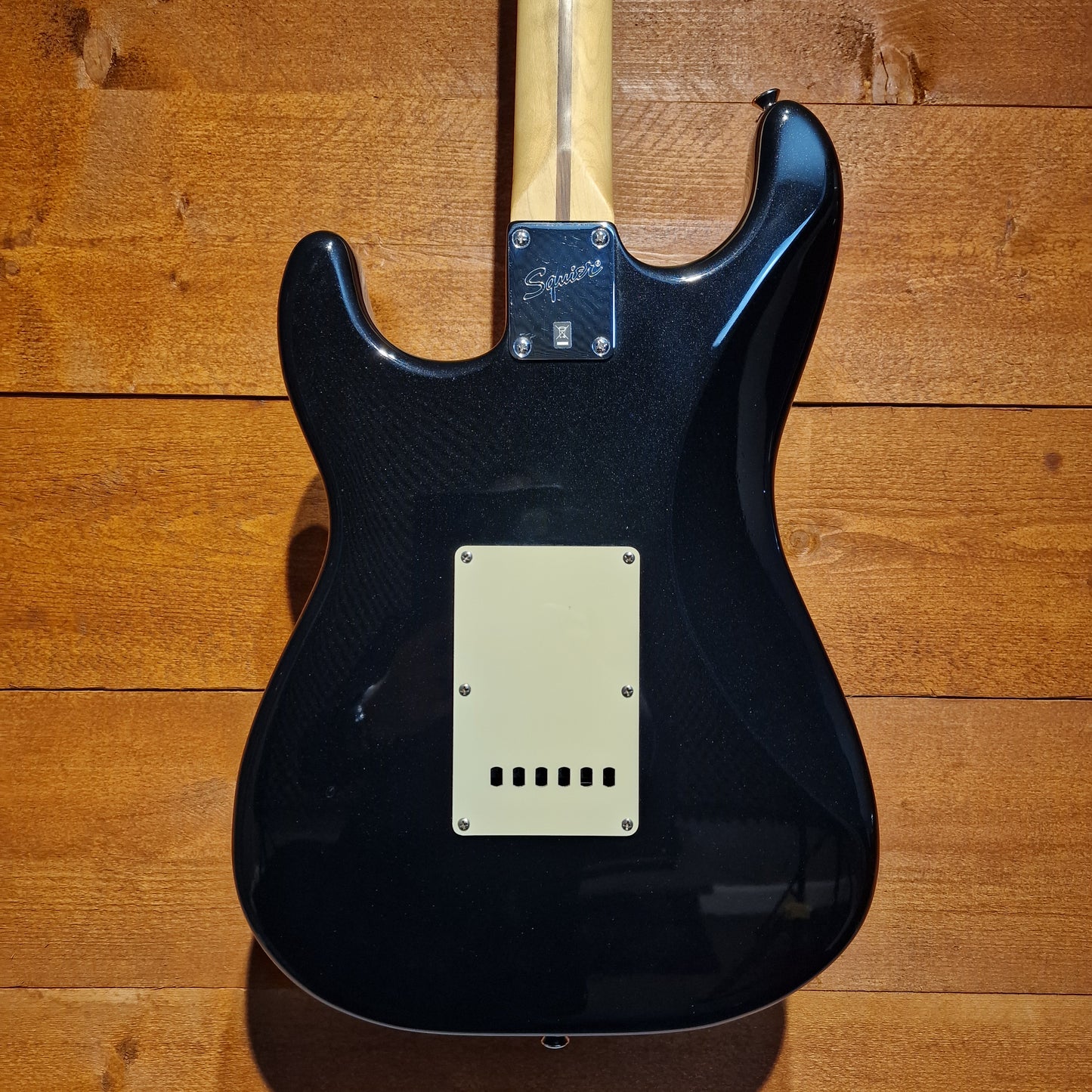 Squier Standard Stratocaster; Black: Serial Number: ICS13092185 | Second Hand