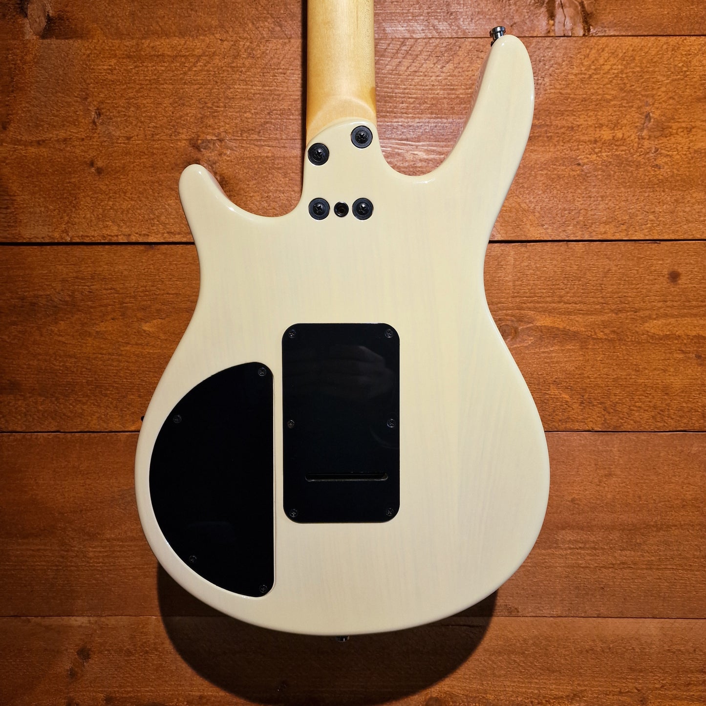 Peavey Firenza AX Electric Guitar; White: Serial Number: 10480346 | Second Hand