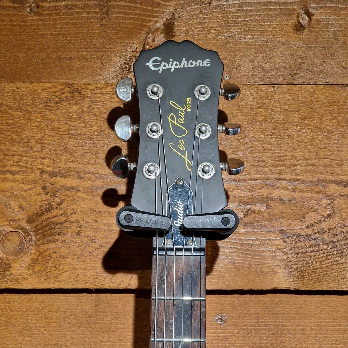 Epiphone Les Paul Studio; Wine Red: Serial No: 15121507140 | Second Hand