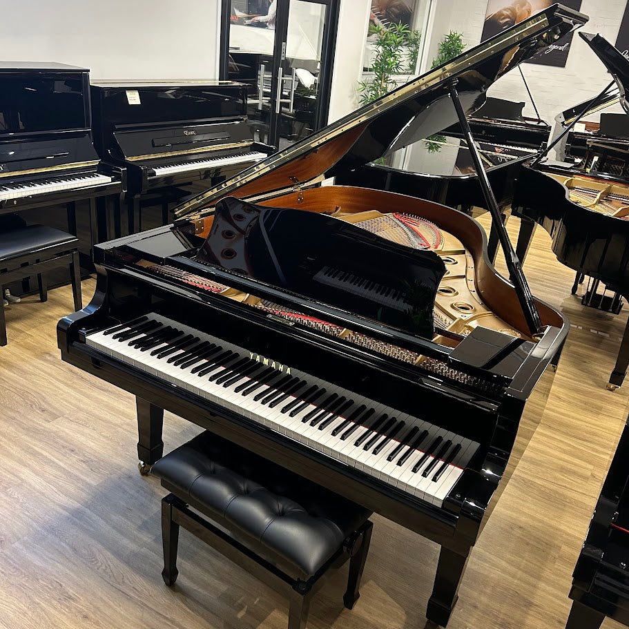 Yamaha C3 Polished Ebony Grand Piano Serial No: A4217957 | Reconditioned