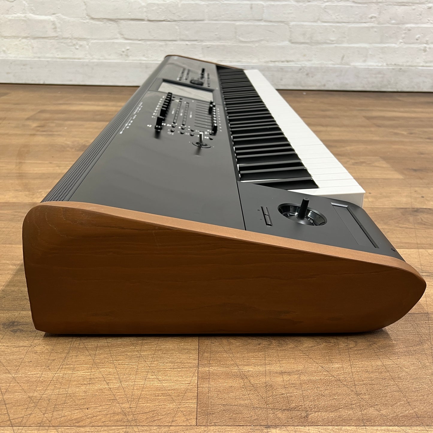 Korg Kronos 2 88 Music Workstation; Serial No: 212091 | Second Hand