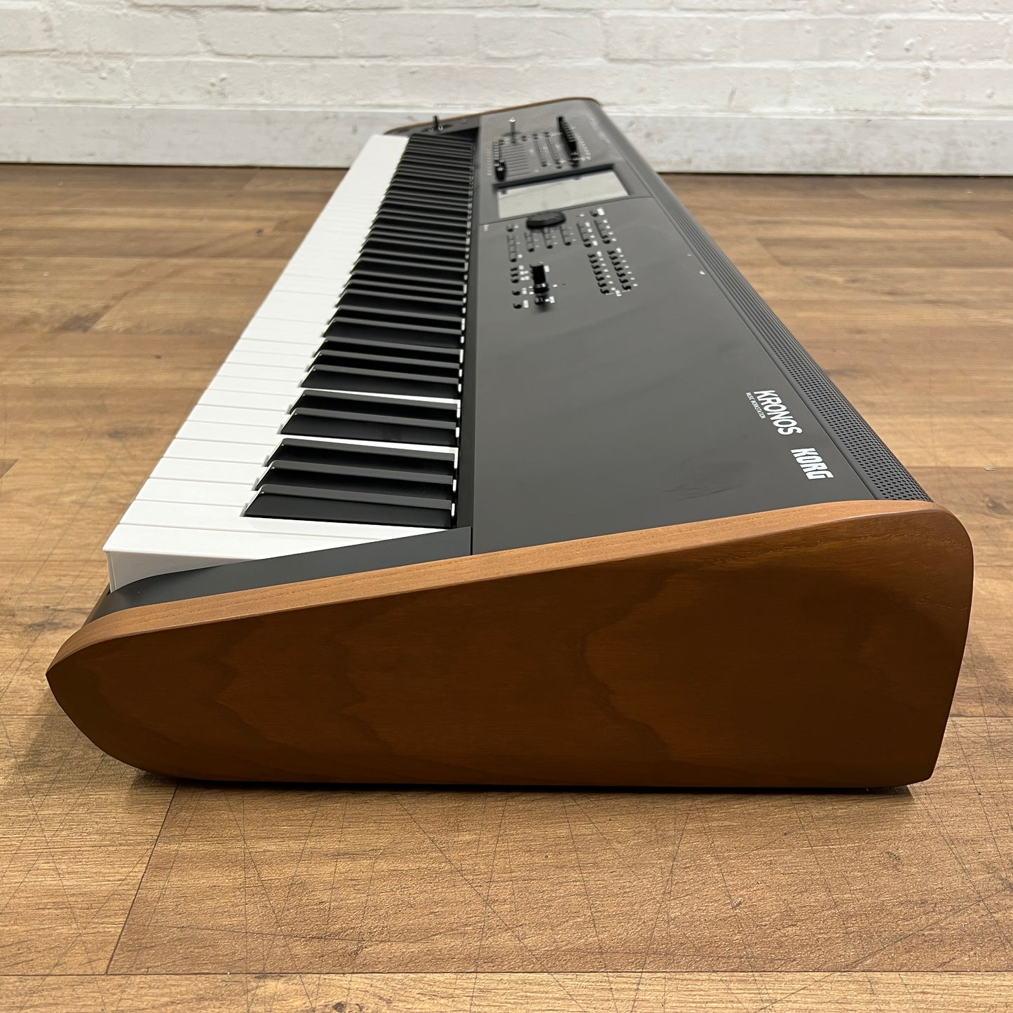 Korg Kronos 2 88 Music Workstation; Serial No: 212091 | Second Hand