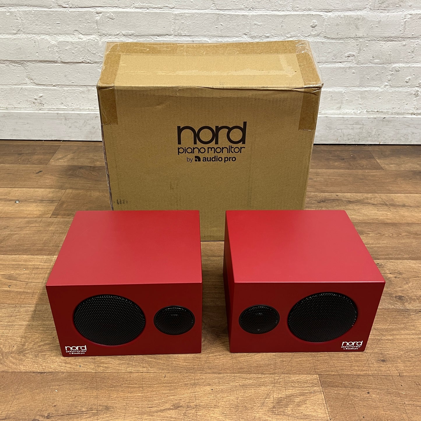 Nord Piano Monitors V2 with Brackets; Serial No: 244900172 | Second Hand