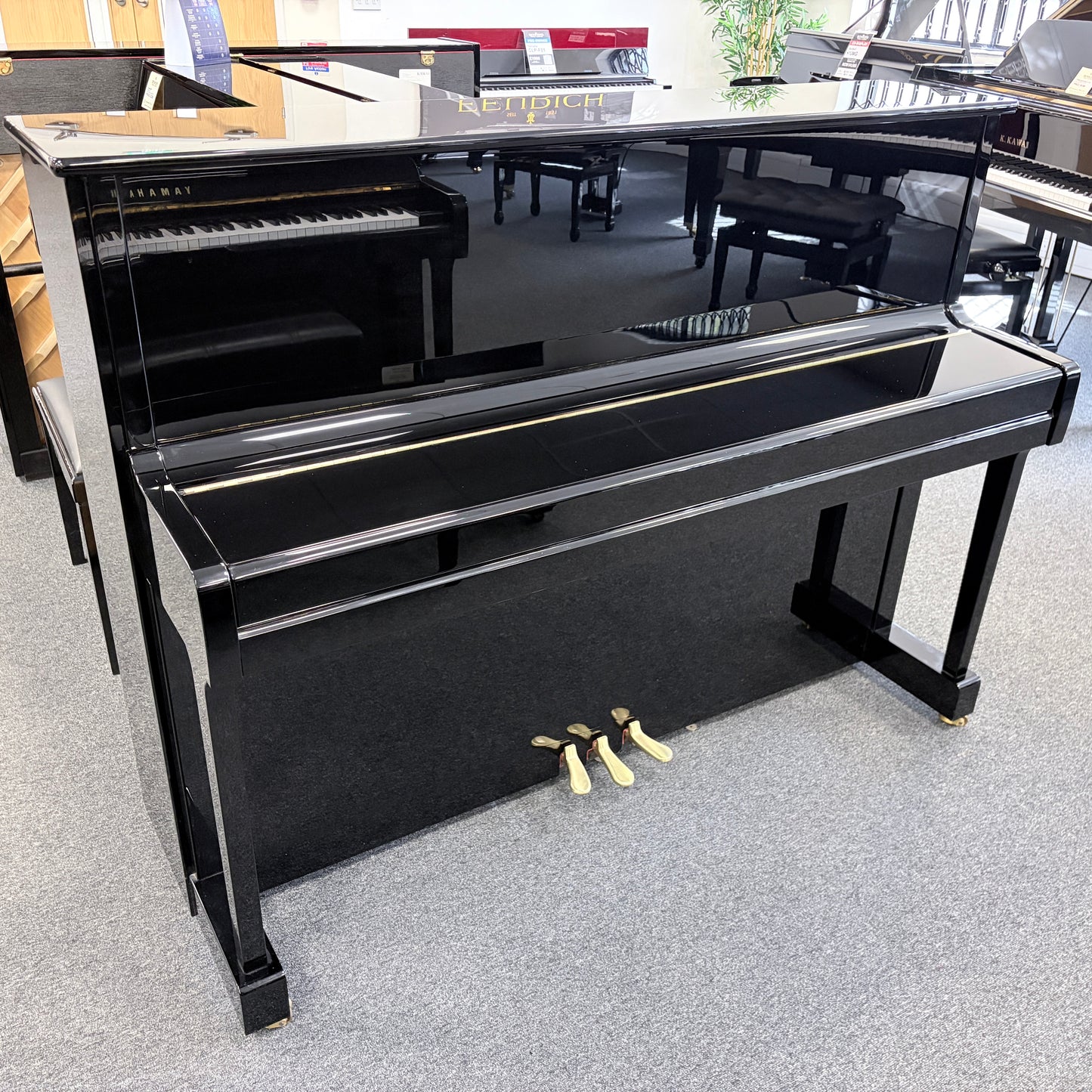Yamaha P116G Upright Piano in Polished Ebony: Serial No: J32314998 | Second Hand