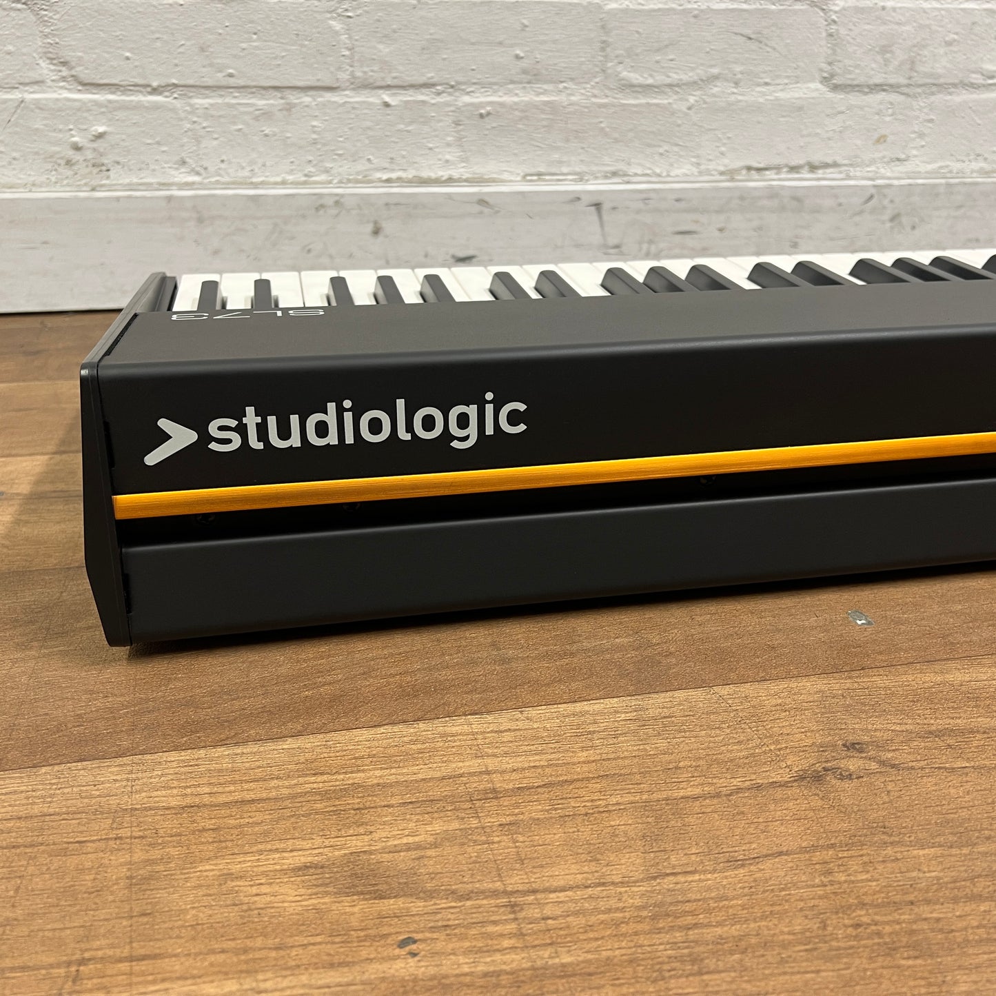 Studiologic SL73 MIDI Controller Keyboard; Serial No: 2542IT7301105 | Second Hand