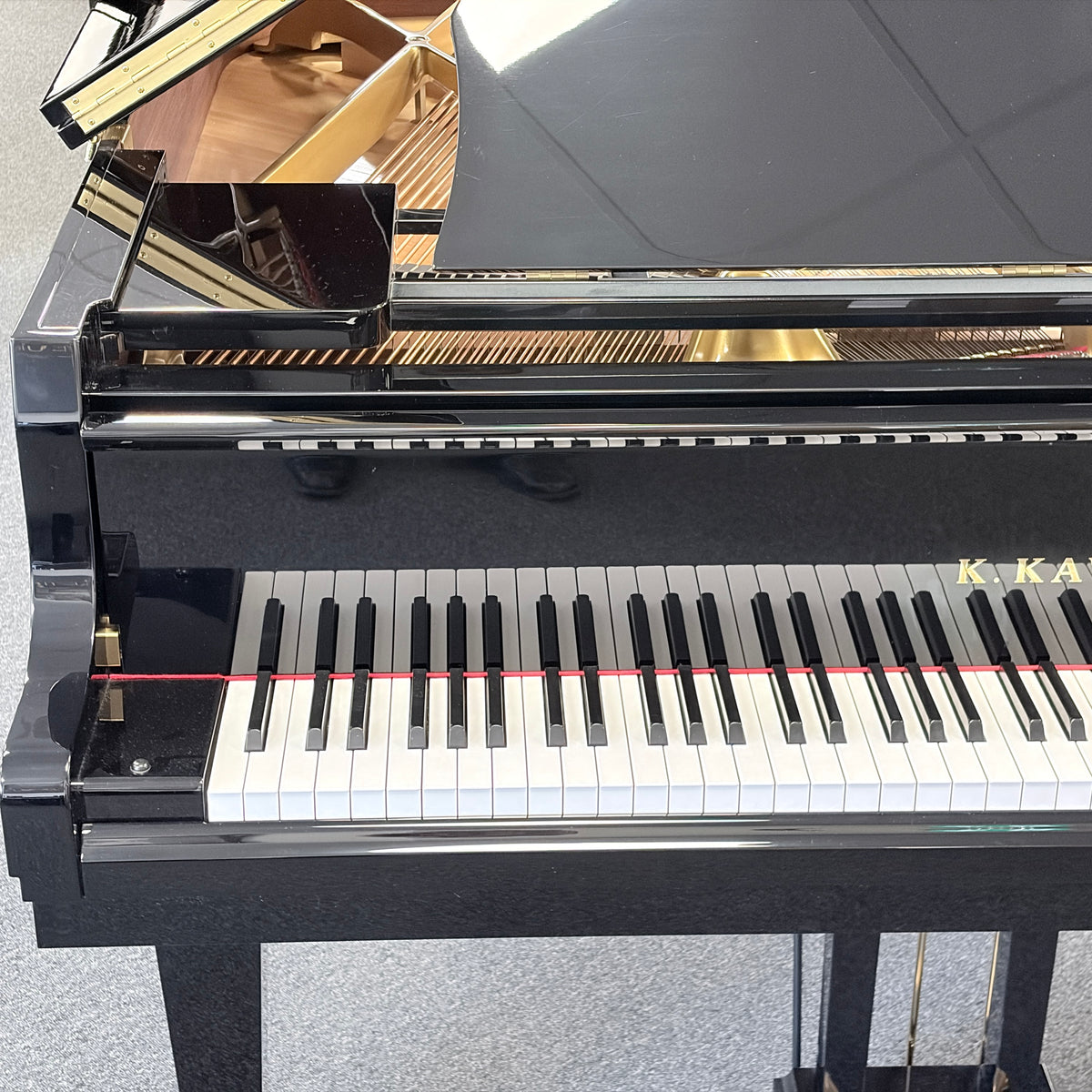 Kawai GL30 Grand Piano in Polished Ebony: Serial No: 2695427 | Second Hand
