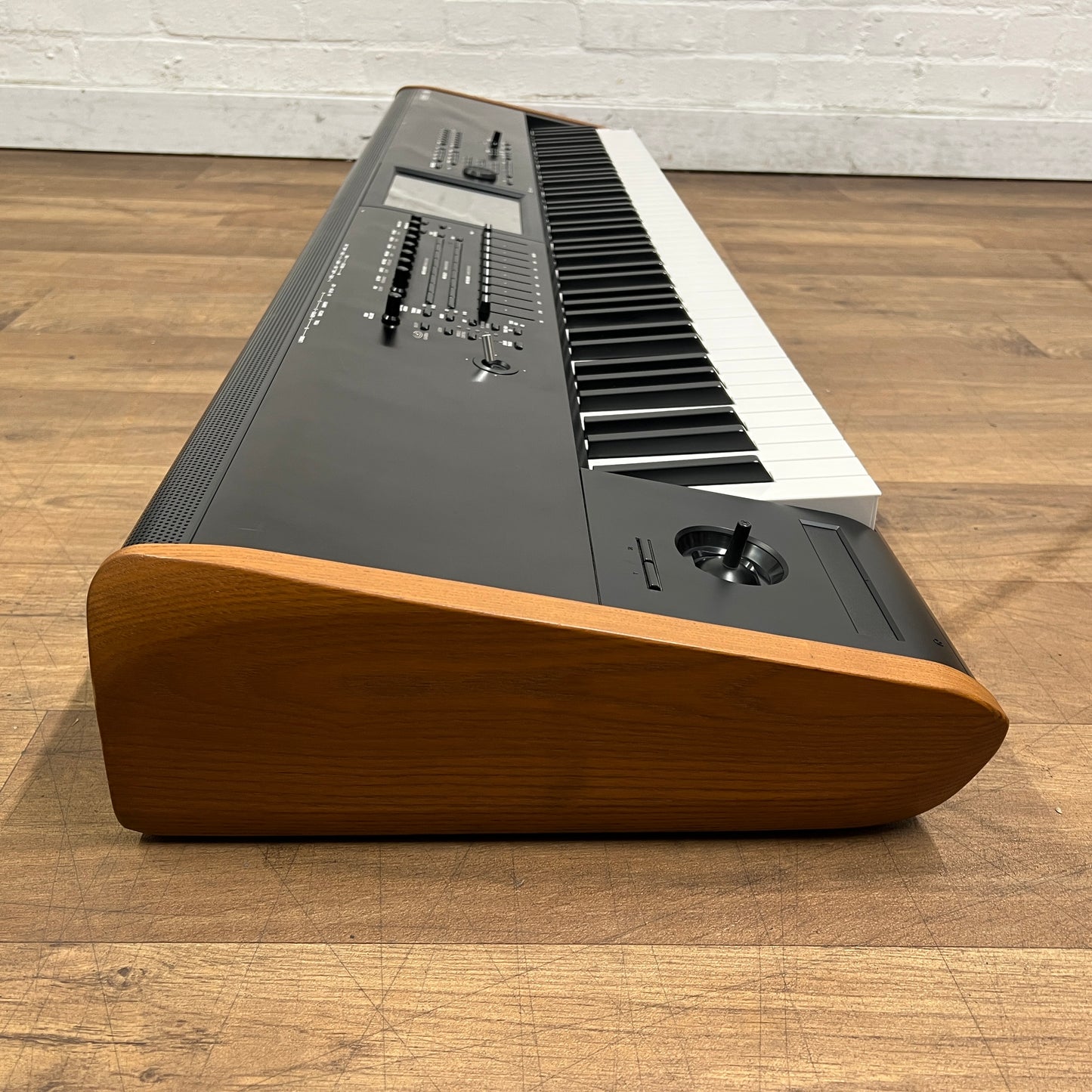 Korg Kronos 2 88 Music Workstation; Serial No: 202385 | Second Hand