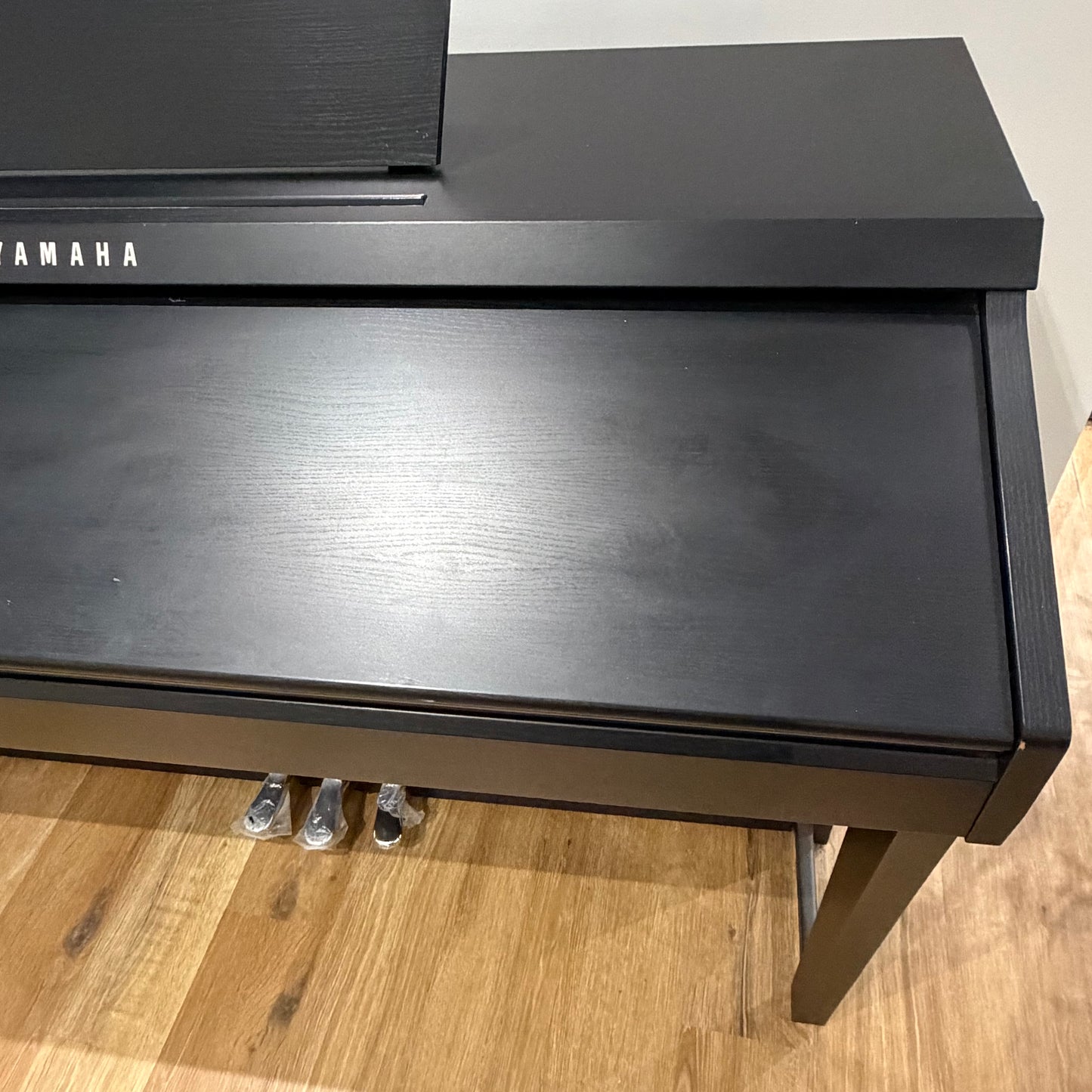 Yamaha CVP601 Black Digital Piano with Matching Stool; Serial No: BCTM01015 | Second Hand