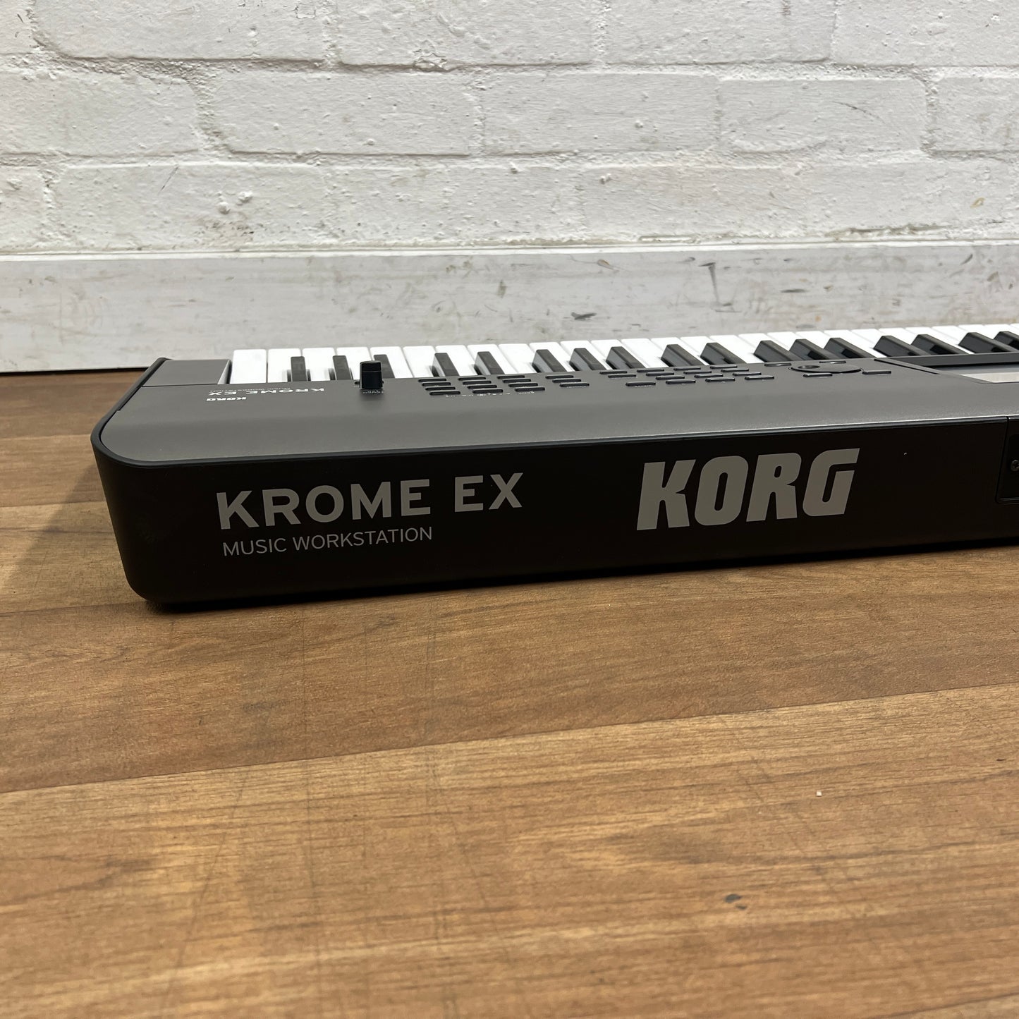 Korg Krome EX61 Music Workstation Keyboard; Serial No: 41652 | Ex Demo
