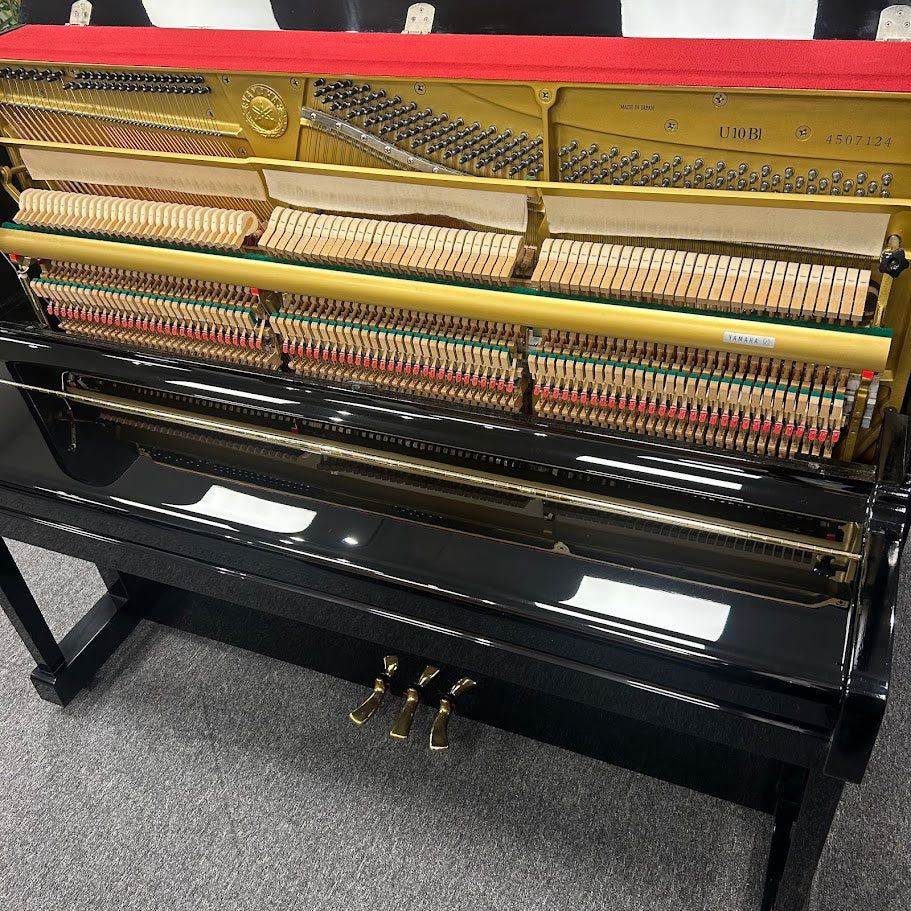 Yamaha U10 B1 Upright Piano; Polished Ebony: Serial No: 4507124 | Second Hand