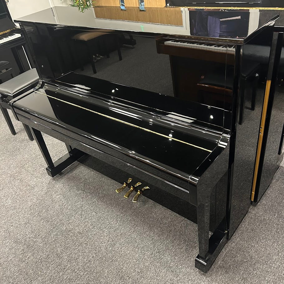 Yamaha U10 B1 Upright Piano; Polished Ebony: Serial No: 4507124 | Second Hand