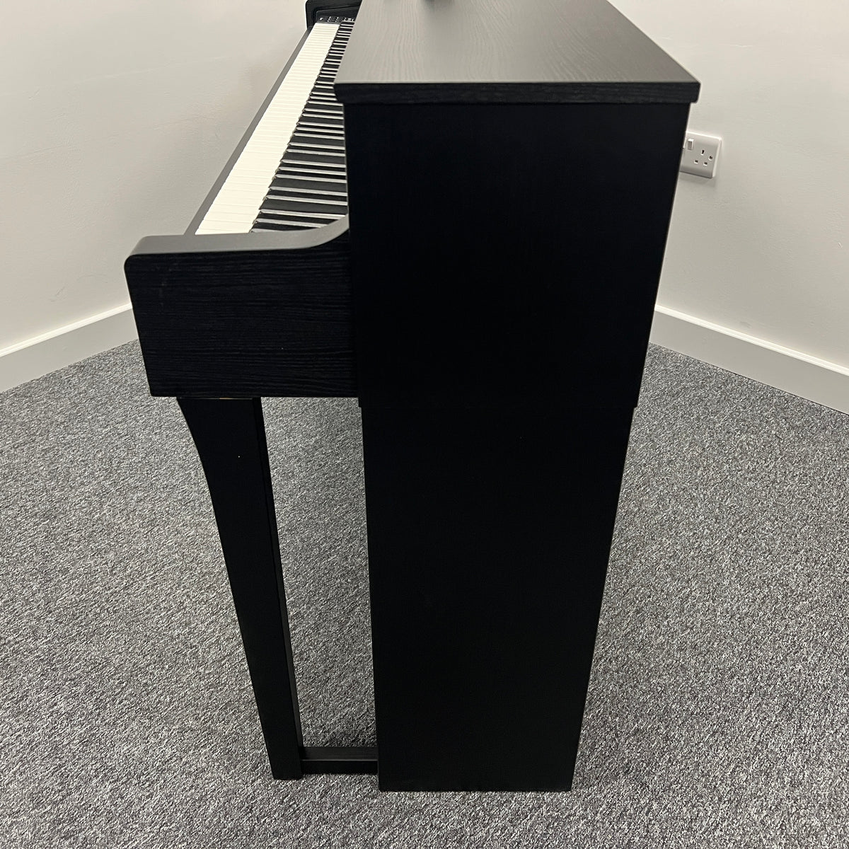 Yamaha CLP635 Digital Piano, Black; Serial No: BCZN01023 | Second Hand