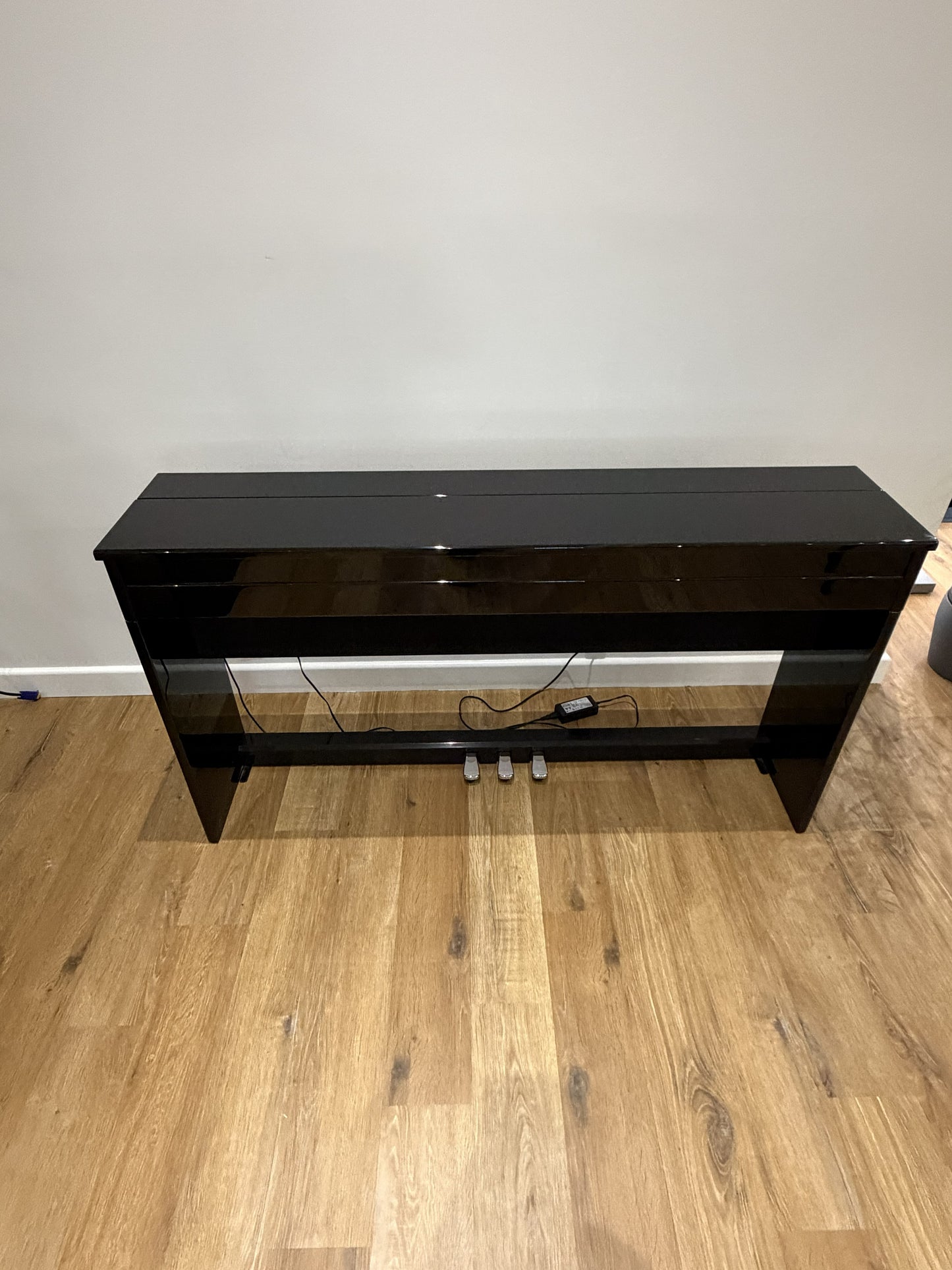 Roland DP990RF Polished Ebony Digital Piano, Inc Maching Stool; Serial No: Z4B4795 | Second Hand