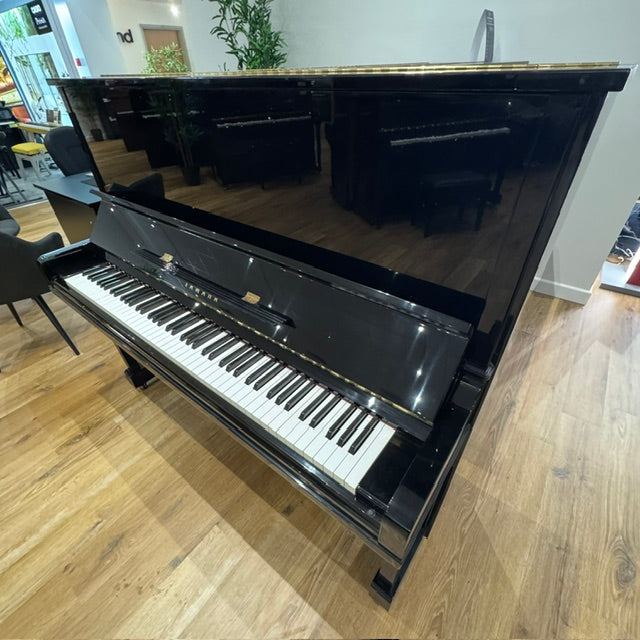 Yamaha U30 B1 Upright Piano in Polished Black: Serial No: 4692296 | Second Hand