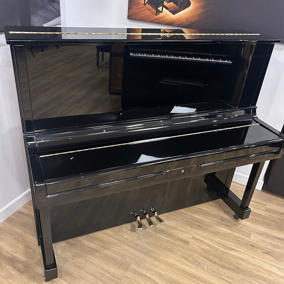 Yamaha SU131 Upright Piano; Polished Ebony: Serial No: 5370872 | Second Hand