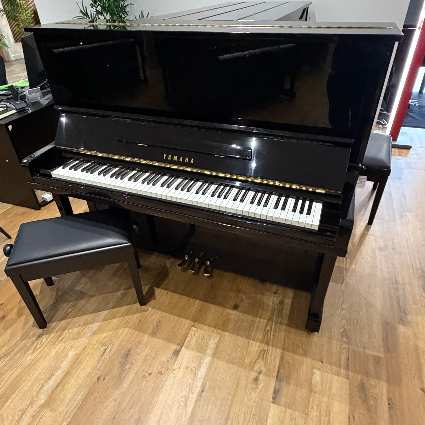Yamaha U30 B1 Upright Piano in Polished Black: Serial No: 4692296 | Second Hand