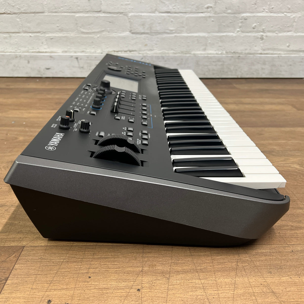 Yamaha MODX6 Synthersizer Keyboard; Serial No: BBZH01015 | Second Hand