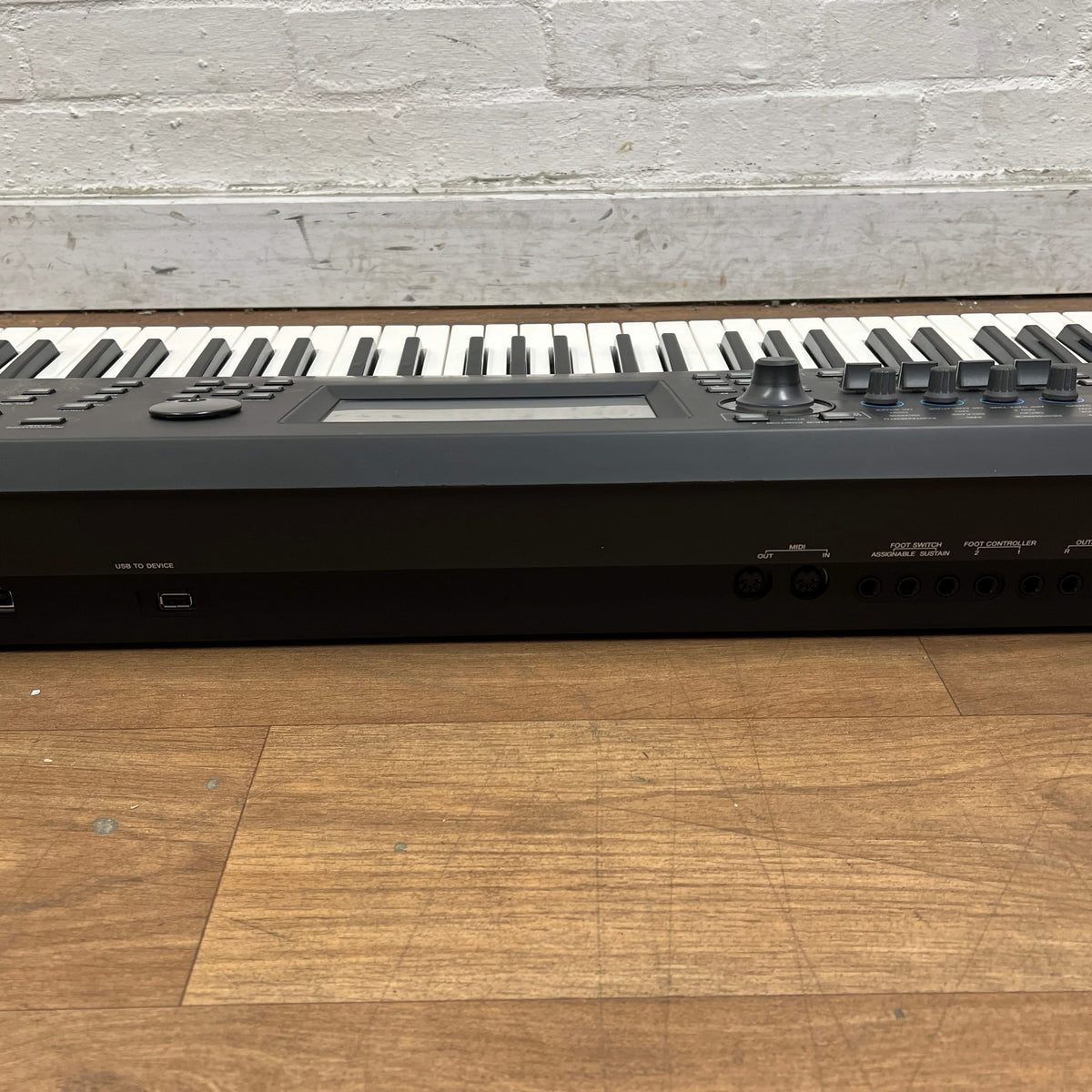 Yamaha MODX6 Synthersizer Keyboard; Serial No: BBZH01015 | Second Hand