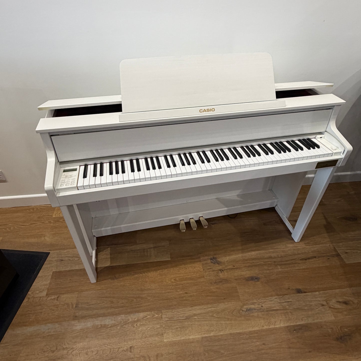 Casio GP300 Digital Piano White, With Matching Stool: Serial No: 935BDC591007864 | Second Hand
