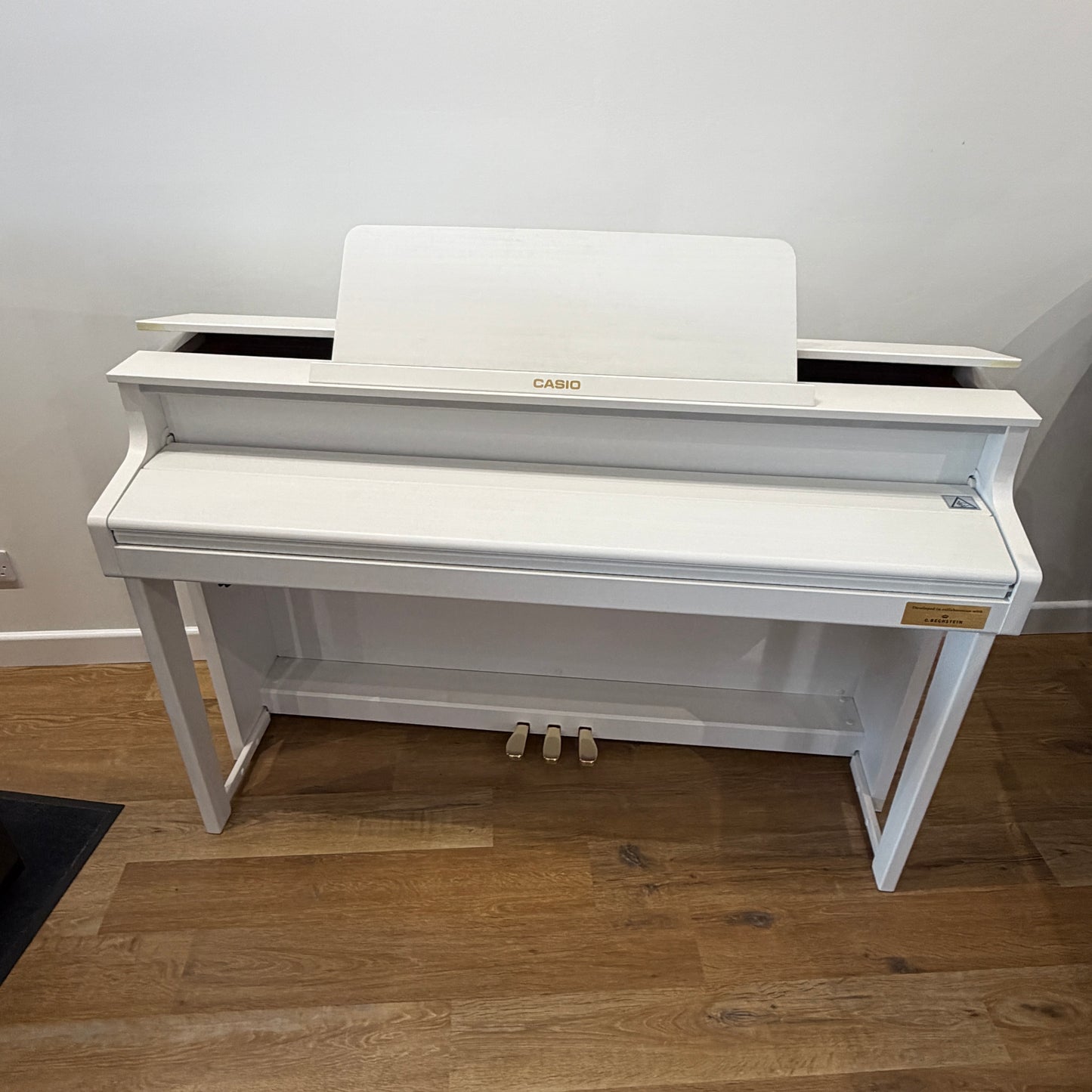 Casio GP300 Digital Piano White, With Matching Stool: Serial No: 935BDC591007864 | Second Hand