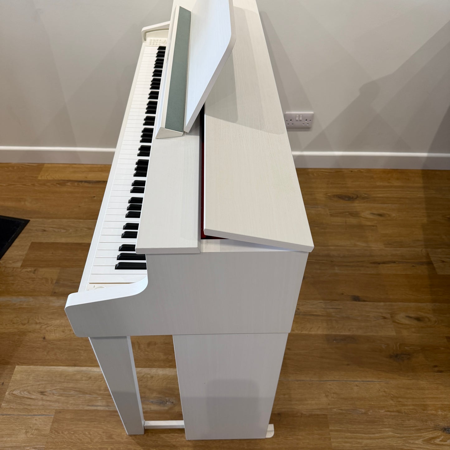 Casio GP300 Digital Piano White, With Matching Stool: Serial No: 935BDC591007864 | Second Hand