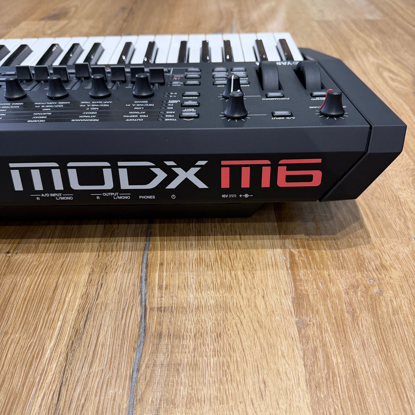 Yamaha MODX-M6 Synthesizer Keyboard 61 Keys; Serial No: BCGJ01019 | Second Hand