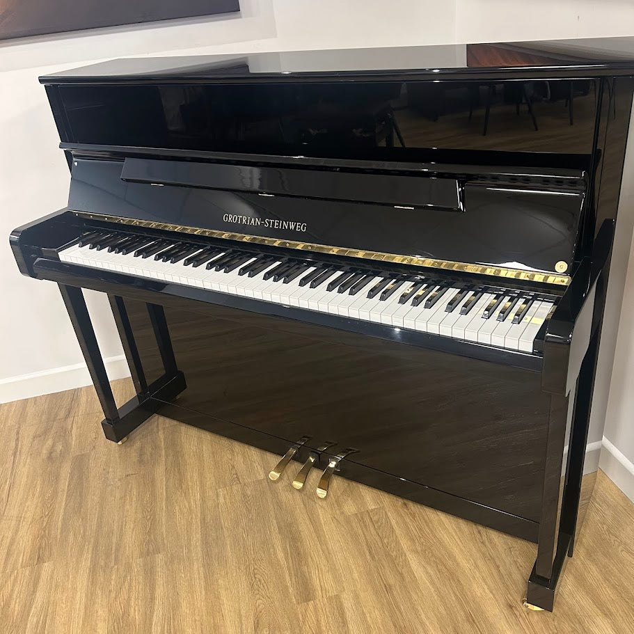 Grotrian Steinweg Carat 116 Upright Piano; Polished Ebony: Serial No: 161864 | Second Hand