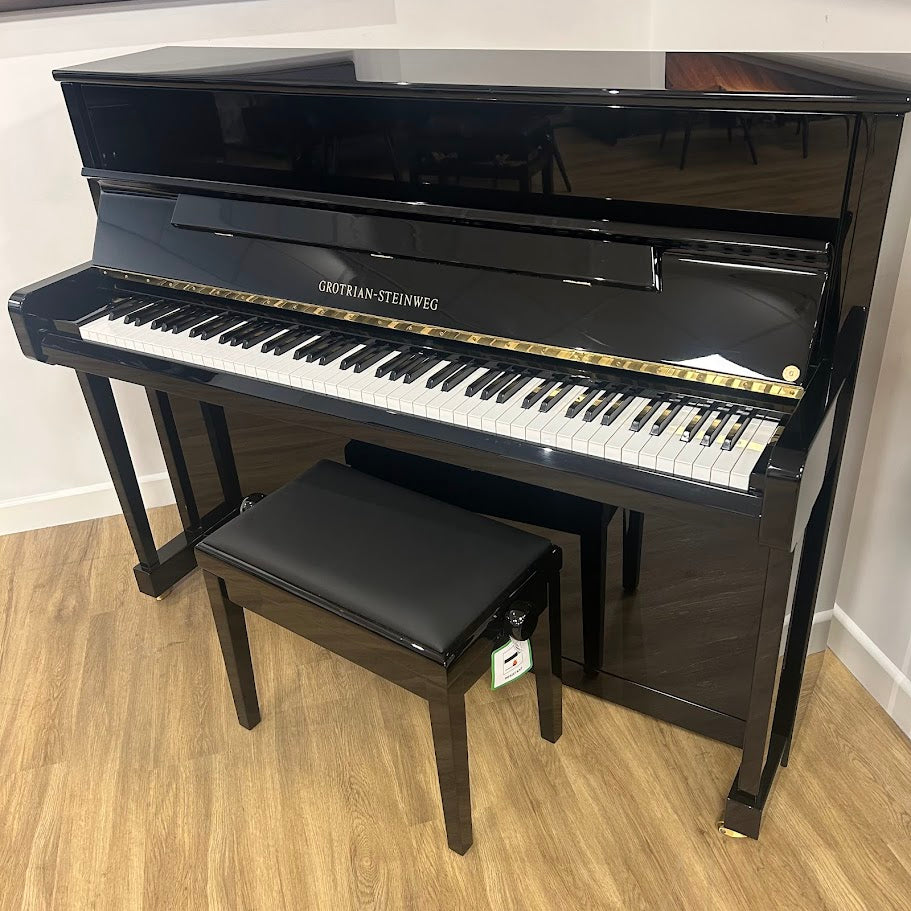 Grotrian Steinweg Carat 116 Upright Piano; Polished Ebony: Serial No: 161864 | Second Hand