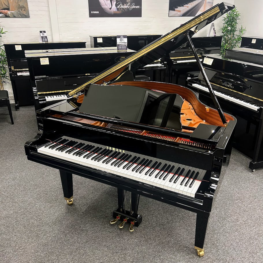 Yamaha GC1 Grand Piano; Polished Ebony: Serial No: 6407468 | Second Hand