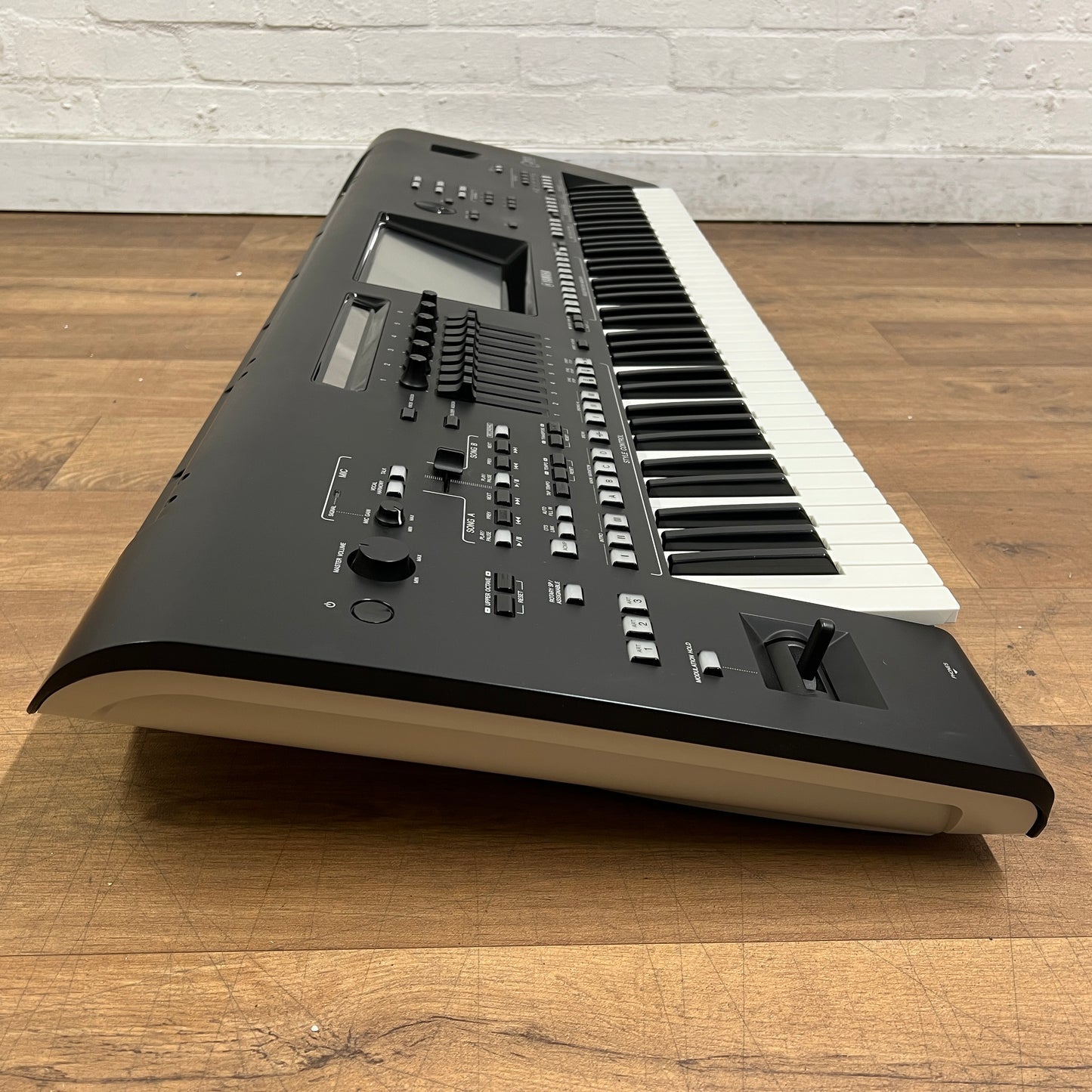 Yamaha Genos 1 Arranger Workstation Keyboard; Serial No: BEYN01052 | Second Hand