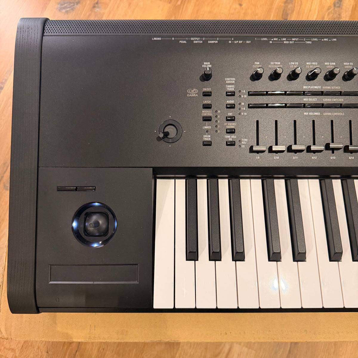 Korg Kronos 3: 73 Key Music Workstation; Serial No: 733 | Second Hand