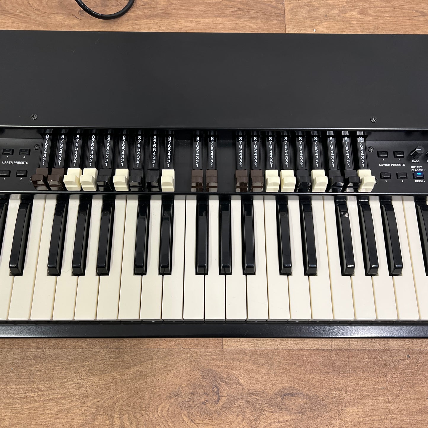 Viscount Legend Solo Keyboard Organ; Serial No: 2049988 | Second Hand