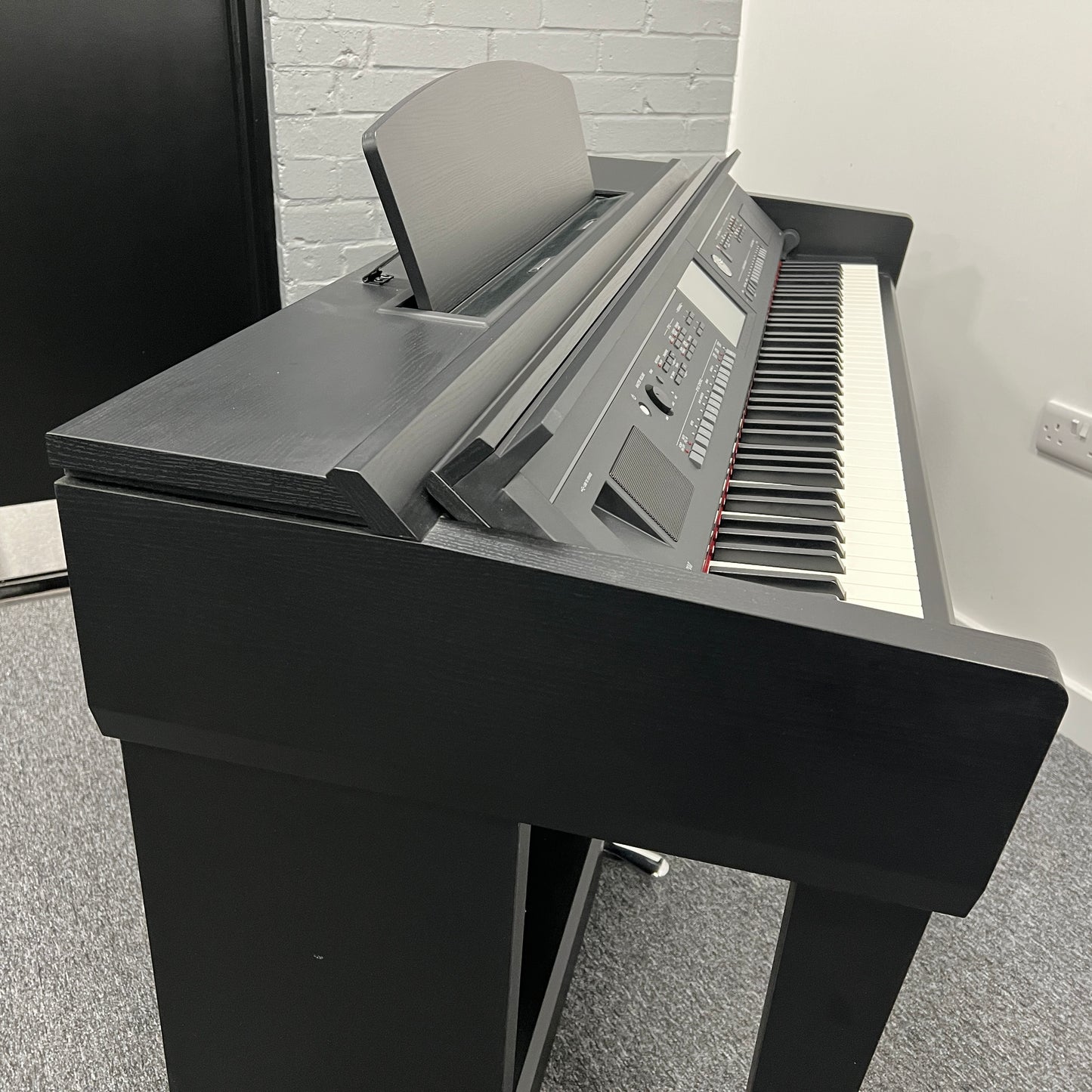 Yamaha CVP605B Digital Piano Black With Matching Stool; Serial No: BCUO01006 | Second Hand