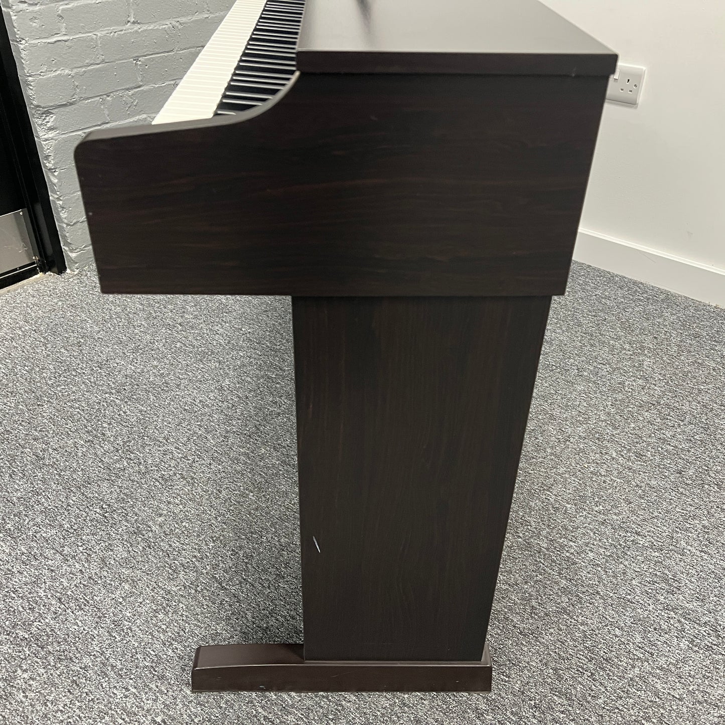 Yamaha YDP162R Rosewood Digital Piano; Serial No: BCTM01047 | Second Hand