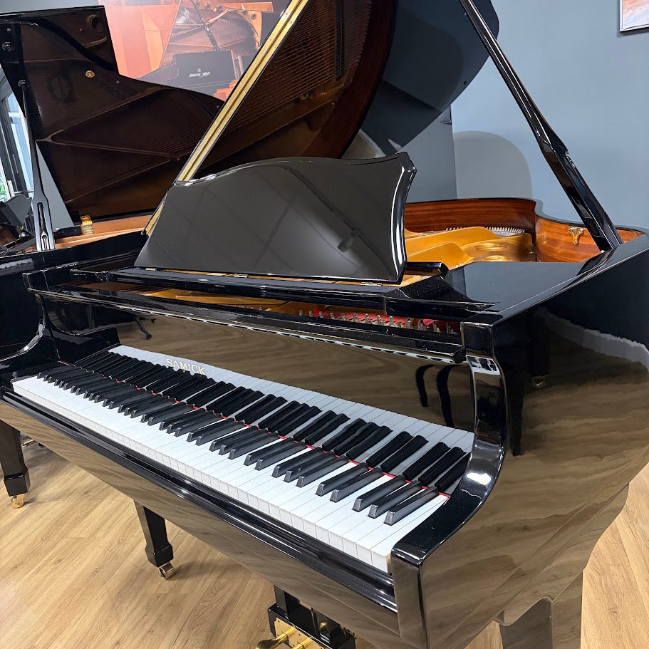 Samick SIG47 Baby Grand Piano in Polished Ebony: Serial No: IJNCG0068 | Second Hand