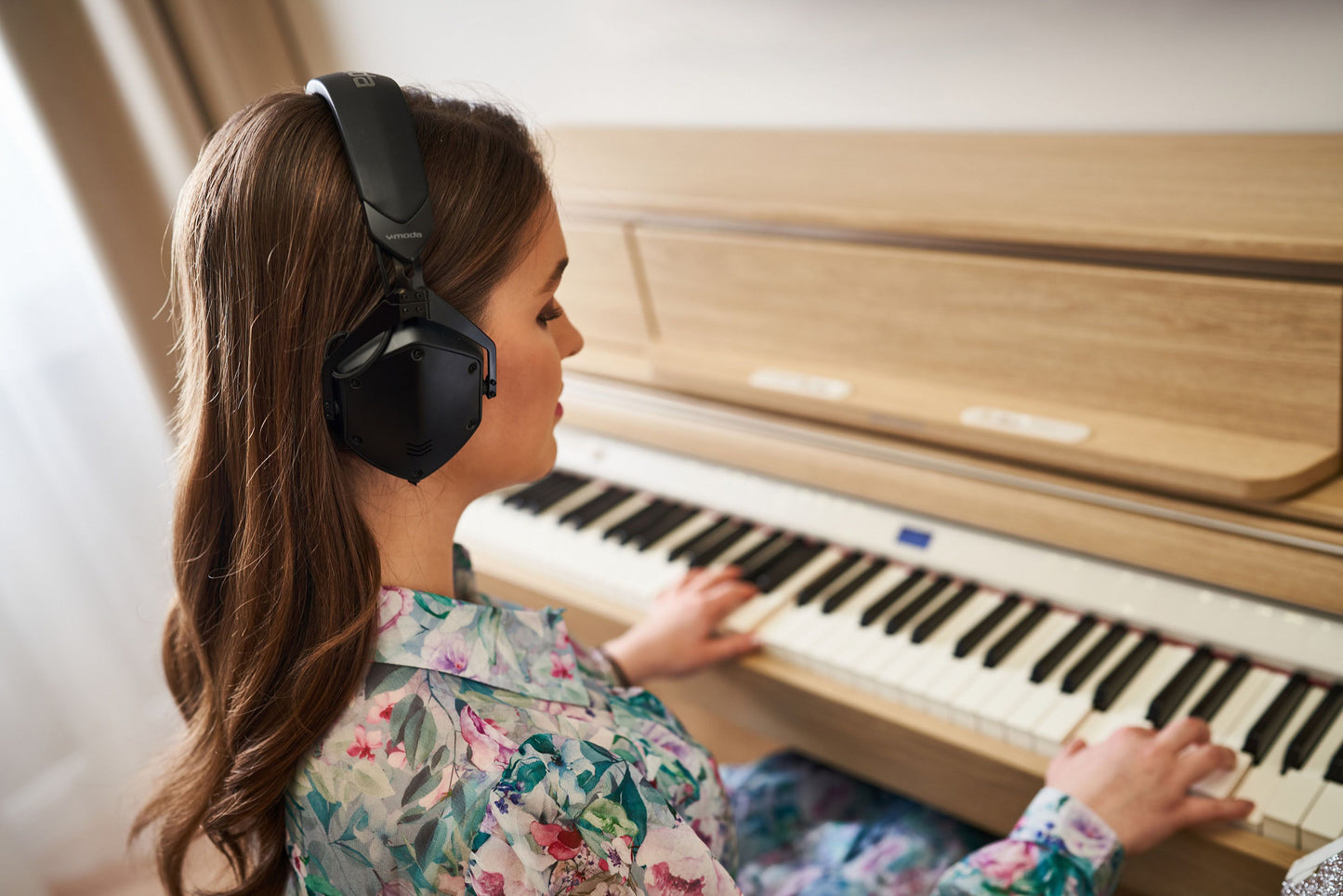 Roland LX5 Digital Piano Branded Package; Light Oak