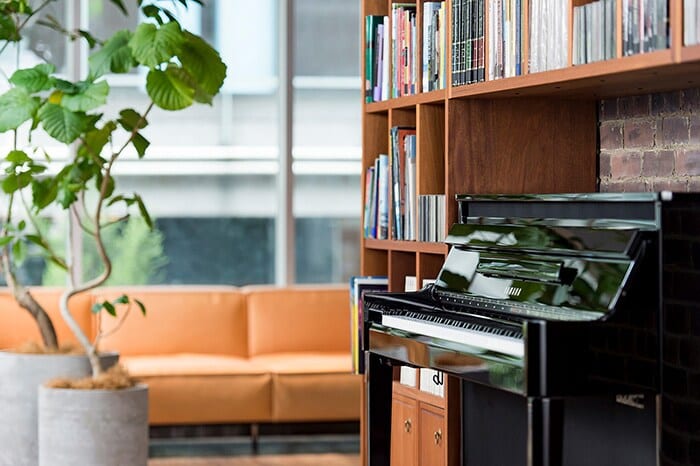 Yamaha Avantgrand NU1XA Advanced Hybrid Piano; Polished Ebony