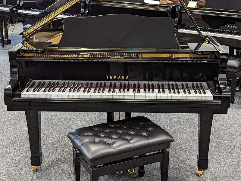 Reconditioned Yamaha C3 Polished Ebony Grand Piano Upright Piano with Matching Stool Serial No: B2531979