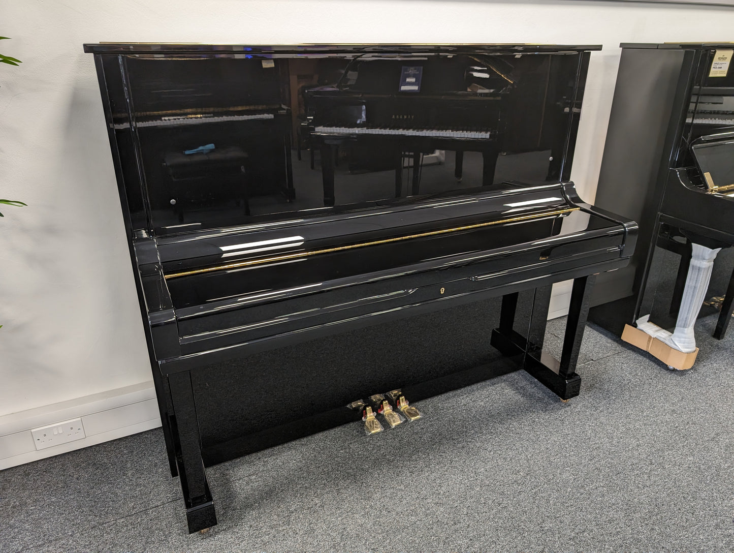 Yamaha U3 Upright Piano in Polished Black Serial No: H1484809 | RECONDITIONED AS NEW