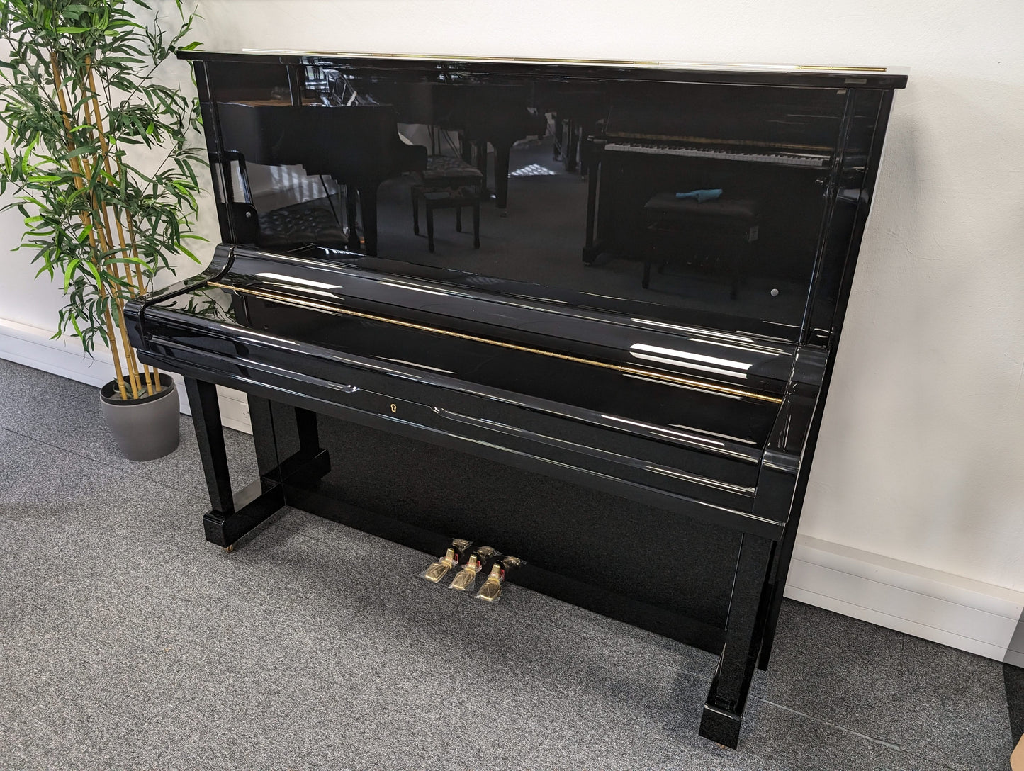 Yamaha U3 Upright Piano in Polished Black Serial No: H2376266 | RECONDITIONED AS NEW