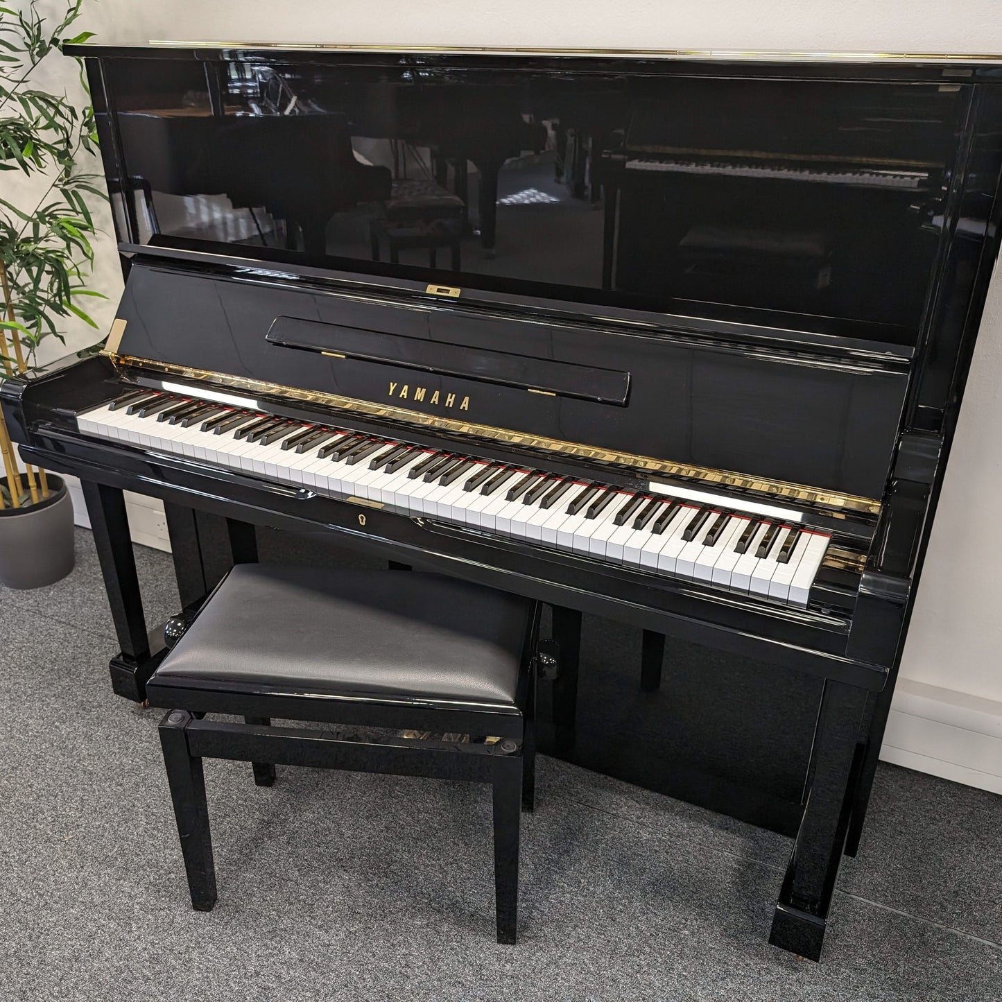 Yamaha U3 Upright Piano in Polished Black Serial No: H3142422 | RECONDITIONED AS NEW