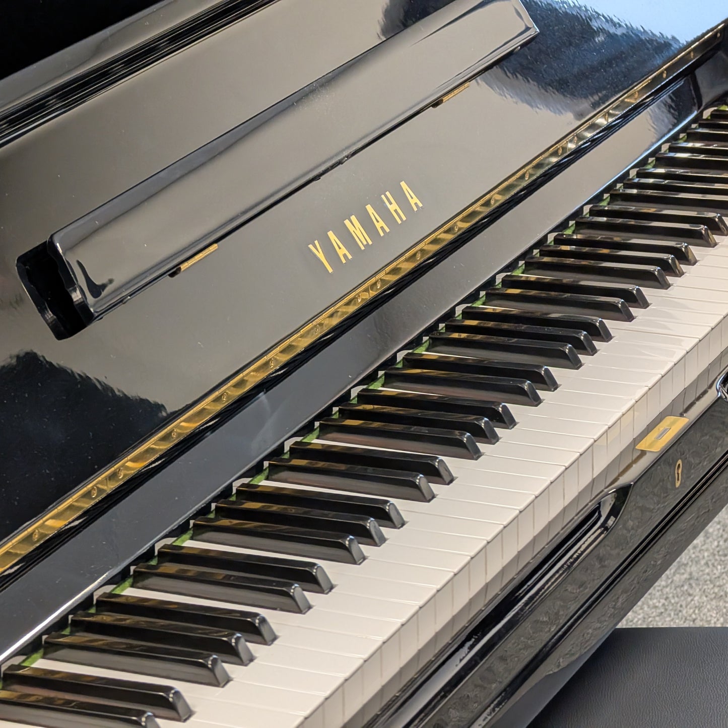 Yamaha Certified Reconditioned U3 Upright Piano With Stool; Ser No H1436426